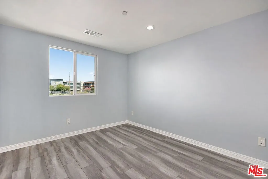 Los Angeles, California 90011, United States, 10 Bedrooms Bedrooms, ,6 BathroomsBathrooms,Residential,Active,101392