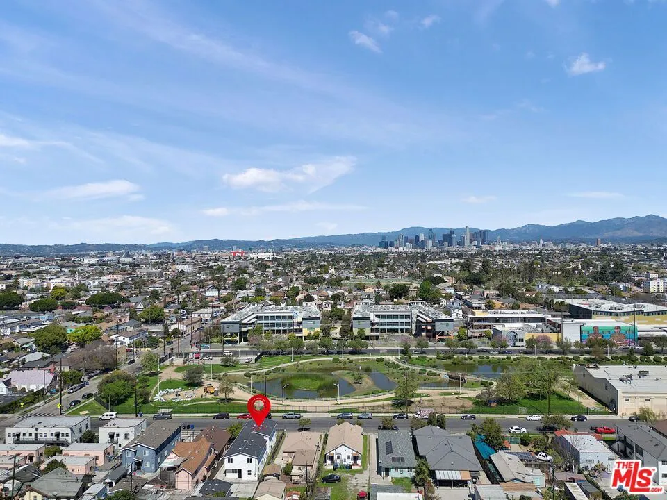 Los Angeles, California 90011, United States, 10 Bedrooms Bedrooms, ,6 BathroomsBathrooms,Residential,Active,101392