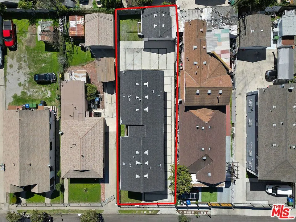 Los Angeles, California 90011, United States, 10 Bedrooms Bedrooms, ,6 BathroomsBathrooms,Residential,Active,101392