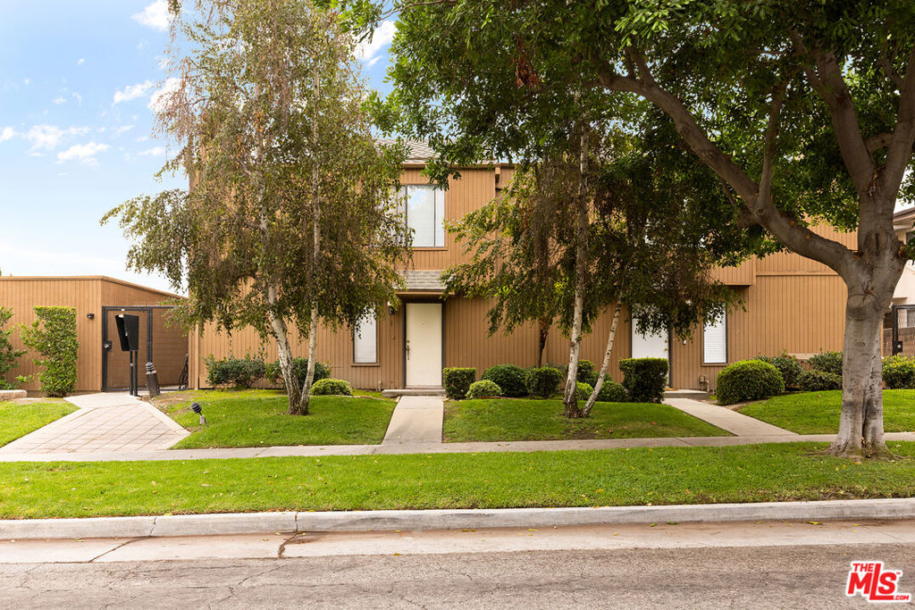 100 Hurlbut Street 10