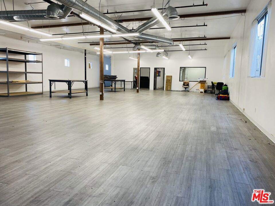 5112 W Jefferson Boulevard