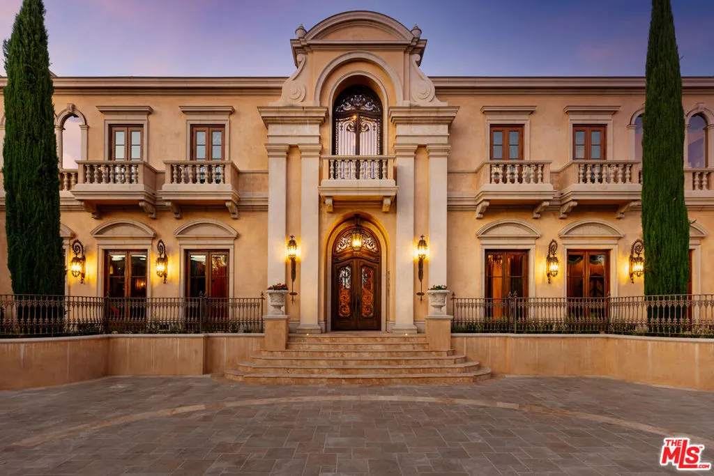 Calabasas, California 91302, United States, 7 Bedrooms Bedrooms, ,8 BathroomsBathrooms,Residential,Active,94041