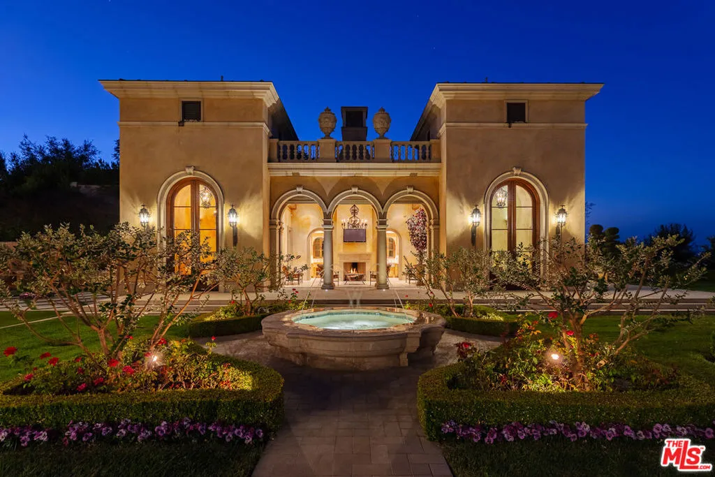 Calabasas, California 91302, United States, 7 Bedrooms Bedrooms, ,8 BathroomsBathrooms,Residential,Active,94041