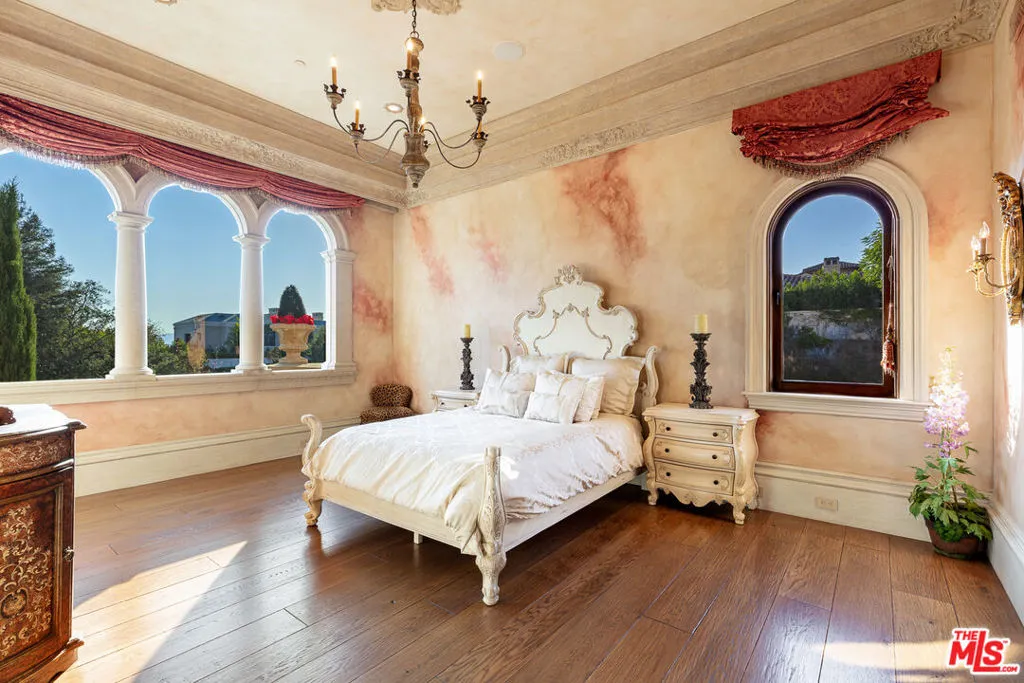 Calabasas, California 91302, United States, 7 Bedrooms Bedrooms, ,8 BathroomsBathrooms,Residential,Active,94041