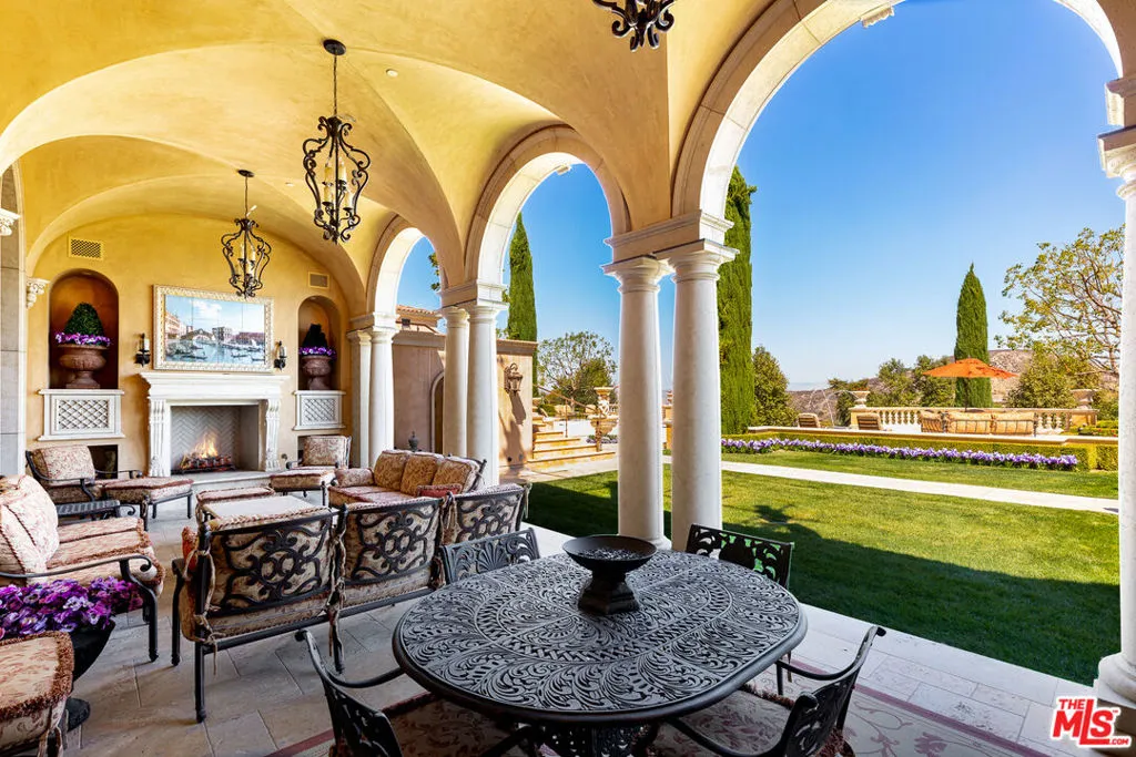 Calabasas, California 91302, United States, 7 Bedrooms Bedrooms, ,8 BathroomsBathrooms,Residential,Active,94041