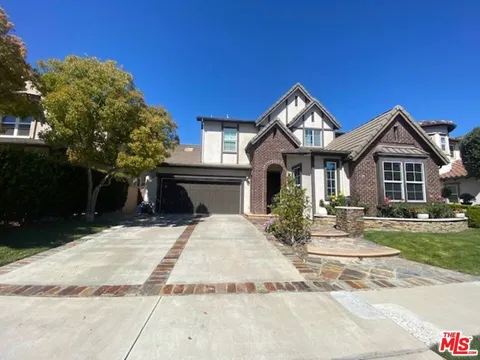 MLS: 25511837