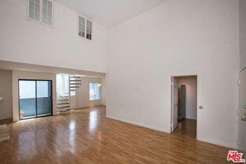 1940 N Highland Avenue 59 Los Angeles CA 90068