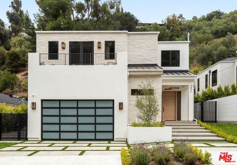 A home in Studio City