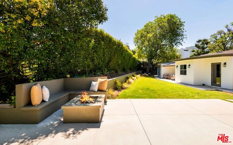 A home in Studio City