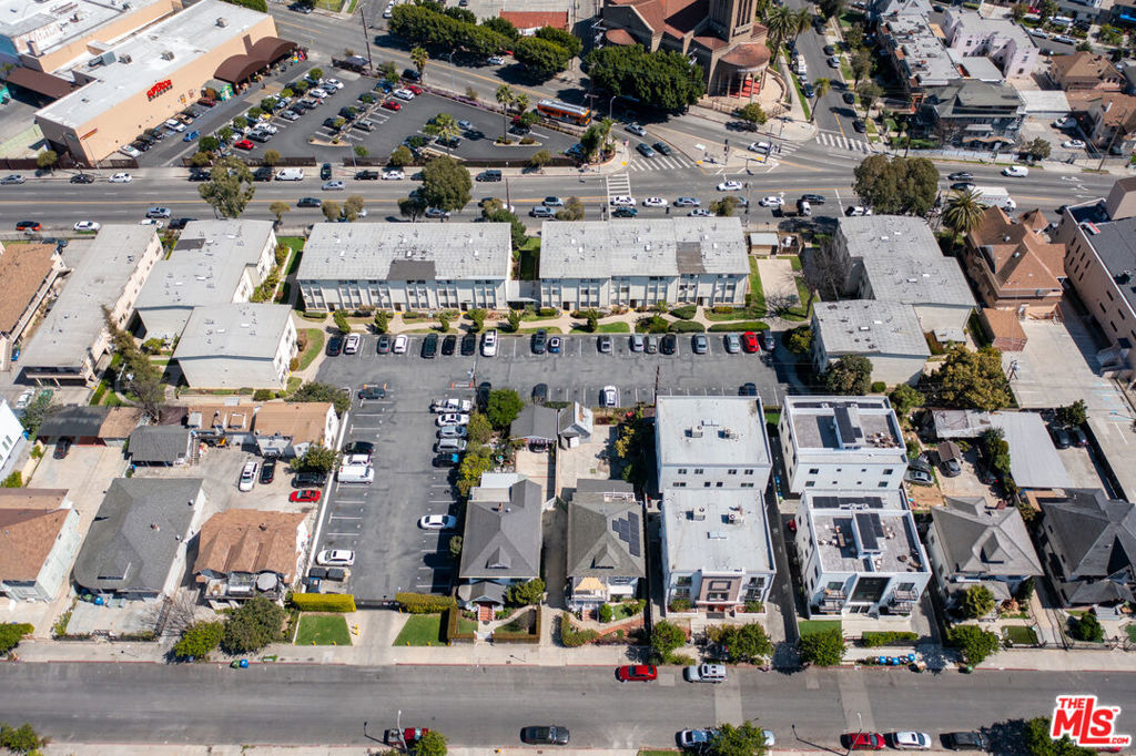 Properties 3 1337 S Hoover Street