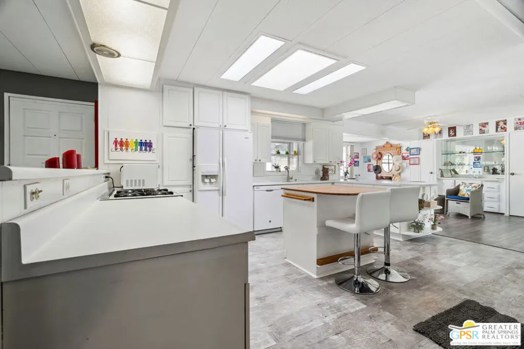 Cathedral City, California 92234, United States, 2 Bedrooms Bedrooms, ,2 BathroomsBathrooms,Residential,Active,22995