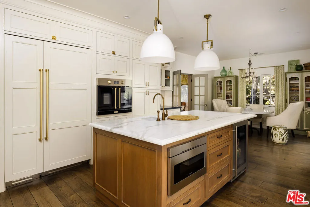 Santa Barbara, California 93105, United States, 4 Bedrooms Bedrooms, ,5 BathroomsBathrooms,Residential,Pending,22100