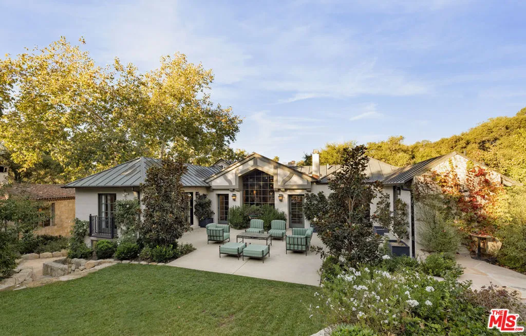 Santa Barbara, California 93105, United States, 4 Bedrooms Bedrooms, ,5 BathroomsBathrooms,Residential,Pending,22100