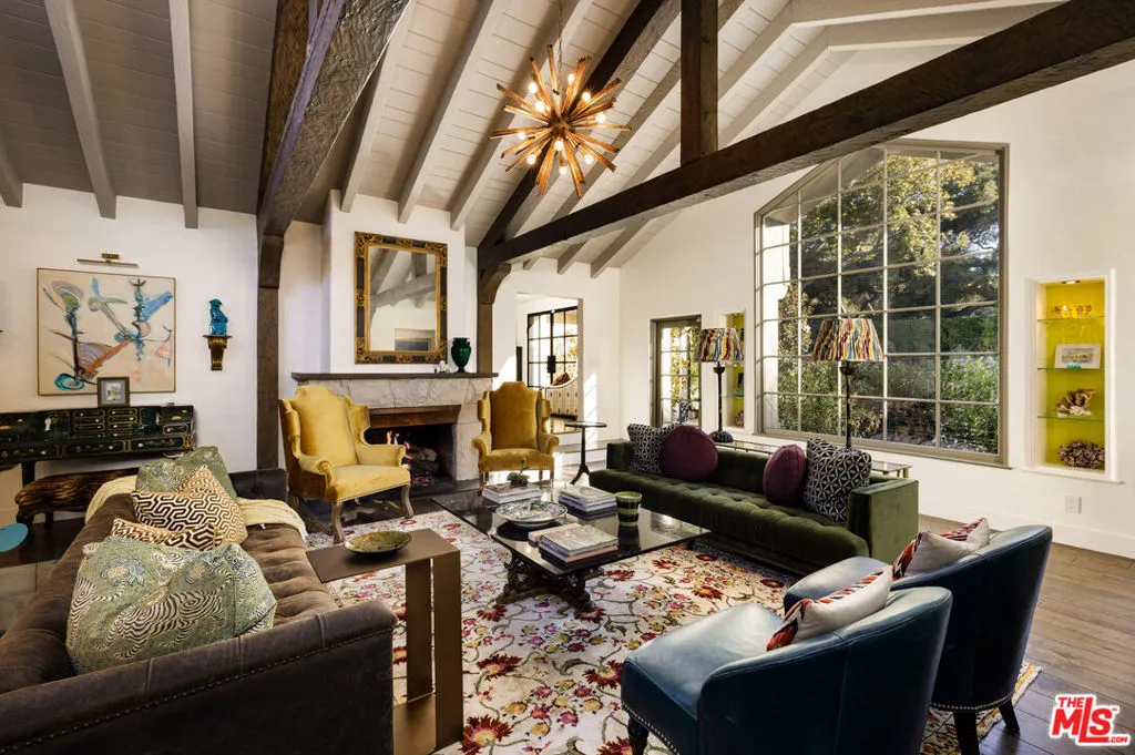 Santa Barbara, California 93105, United States, 4 Bedrooms Bedrooms, ,5 BathroomsBathrooms,Residential,Pending,22100