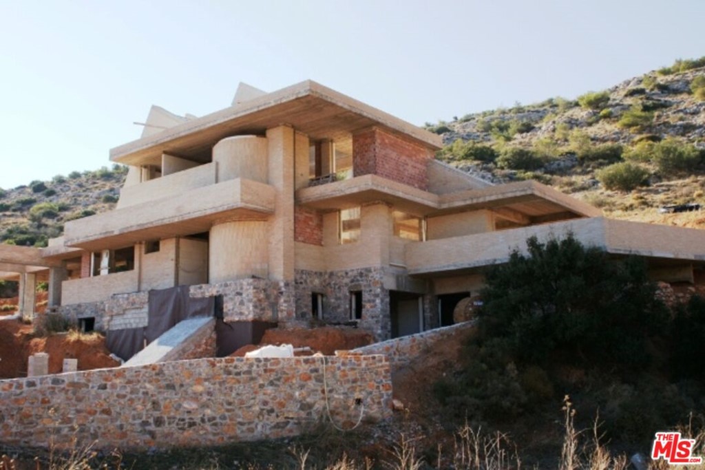 21 AGIA MARINA ATHENS GREECE