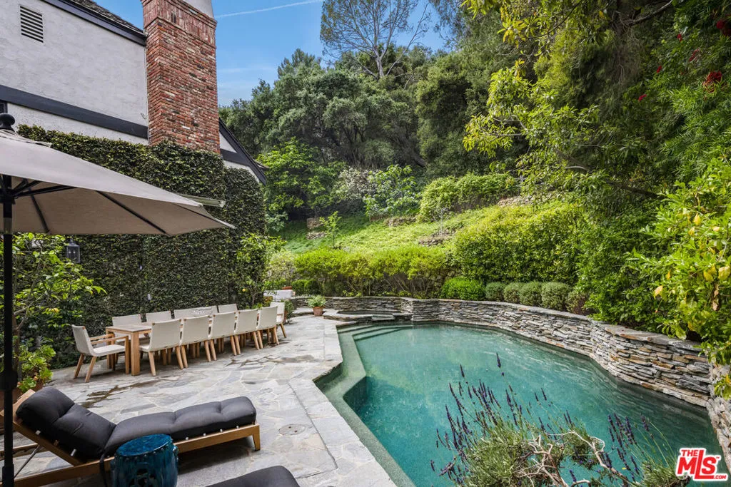 Los Angeles, California 90049, United States, 4 Bedrooms Bedrooms, ,4 BathroomsBathrooms,Residential,Active,125638