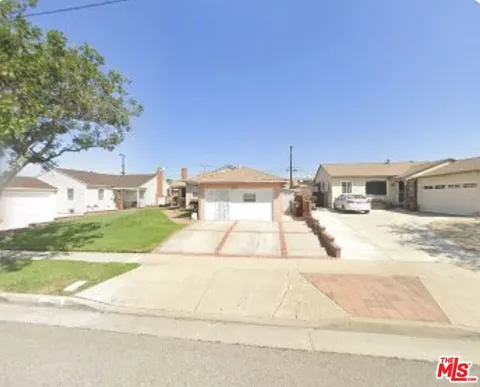MLS: 25516239