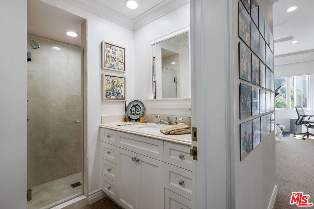 Los Angeles, California 90067, United States, 3 Bedrooms Bedrooms, ,3 BathroomsBathrooms,Residential,Active,50730