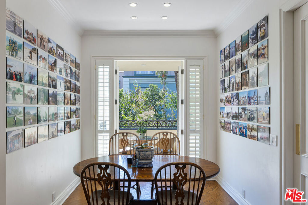 Los Angeles, California 90067, United States, 3 Bedrooms Bedrooms, ,3 BathroomsBathrooms,Residential,Active,50730