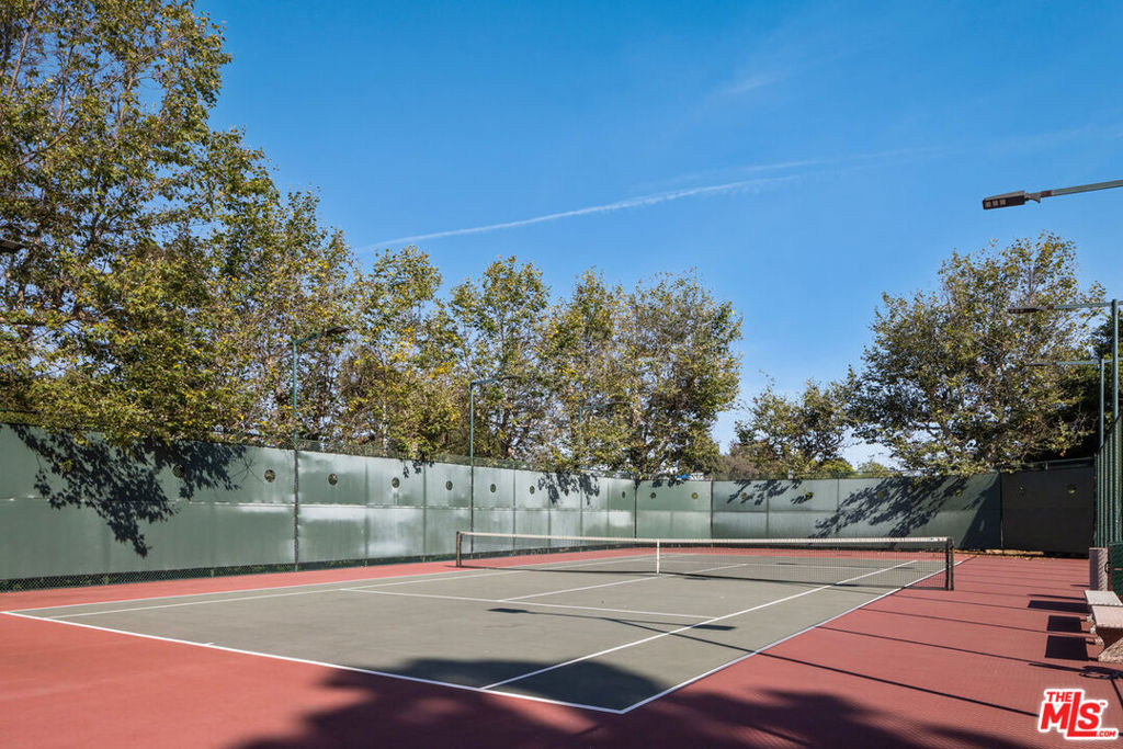 Los Angeles, California 90067, United States, 3 Bedrooms Bedrooms, ,3 BathroomsBathrooms,Residential,Active,50730