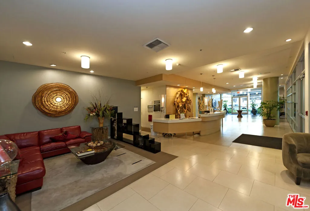 Los Angeles, California 90012, United States, 2 Bedrooms Bedrooms, ,2 BathroomsBathrooms,Residential,Active,50613