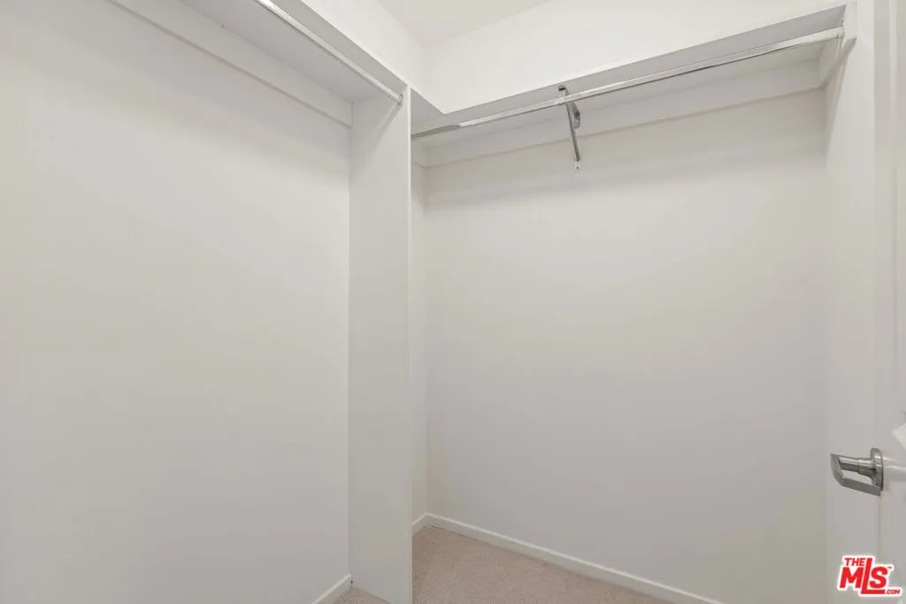 Los Angeles, California 90012, United States, 2 Bedrooms Bedrooms, ,2 BathroomsBathrooms,Residential,Active,50613