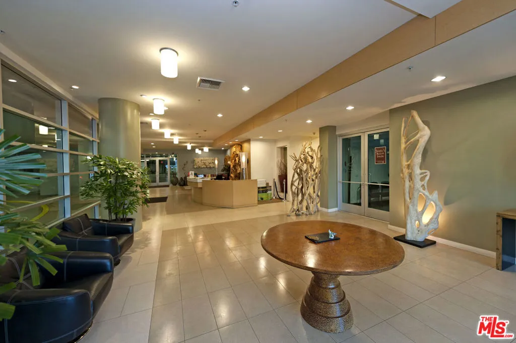 Los Angeles, California 90012, United States, 2 Bedrooms Bedrooms, ,2 BathroomsBathrooms,Residential,Active,50613