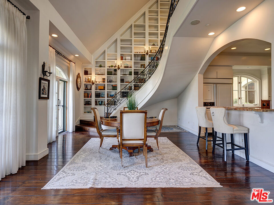 Properties 2 277 S Spalding Drive 401