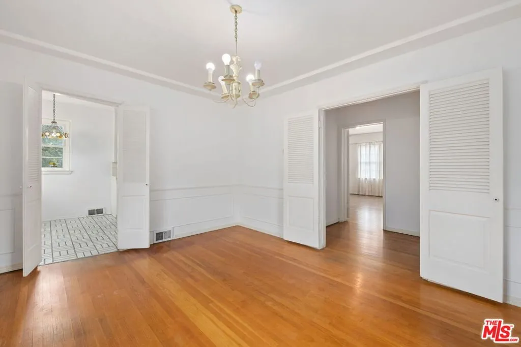 Los Angeles, California 90049, United States, 3 Bedrooms Bedrooms, ,2 BathroomsBathrooms,Residential,Pending,7148