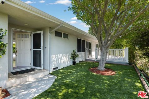 A home in Studio City