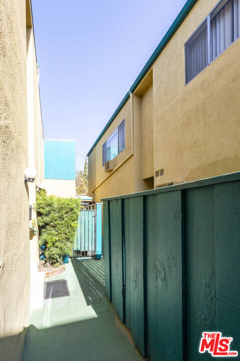 Properties 3 10803 Otsego Street