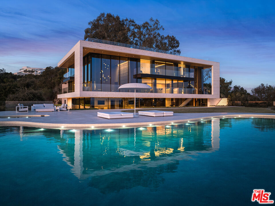 Properties 3 684 Firth Ave