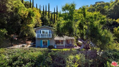 A home in Studio City