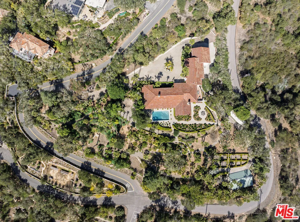 Santa Barbara, California 93105, United States, 3 Bedrooms Bedrooms, ,6 BathroomsBathrooms,Residential,Active,117962