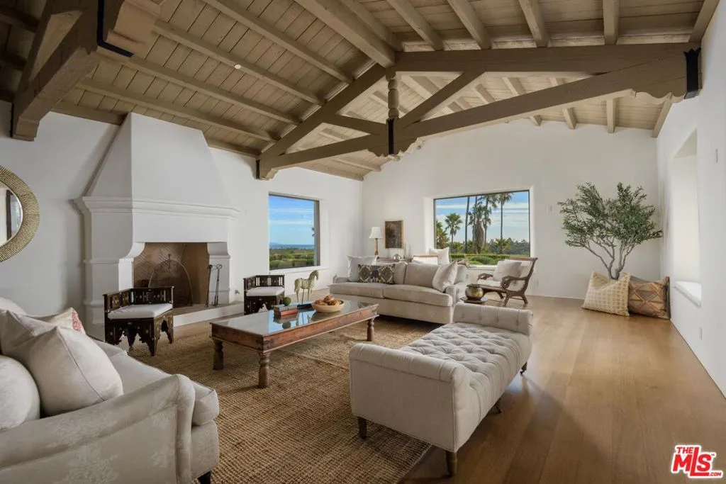 Santa Barbara, California 93105, United States, 3 Bedrooms Bedrooms, ,6 BathroomsBathrooms,Residential,Active,117962