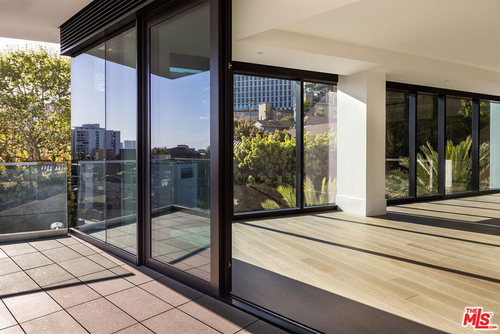 8420 Sunset Blvd 408