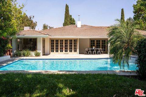 A home in Studio City