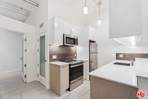 MLS: 25509797
