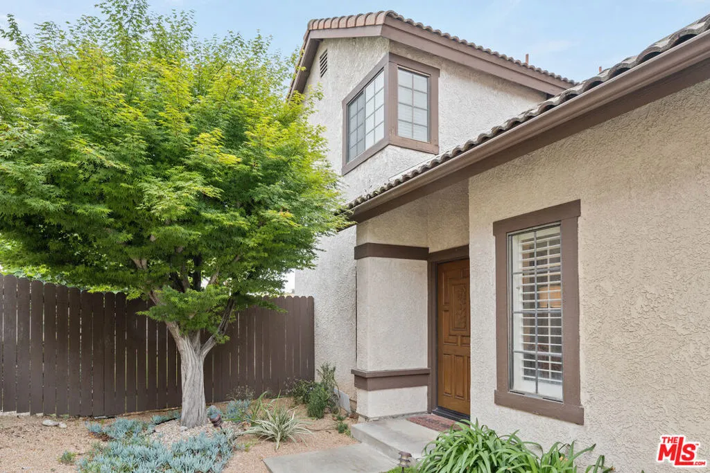 Upland, California 91784, United States, 3 Bedrooms Bedrooms, ,3 BathroomsBathrooms,Residential,Pending,54723