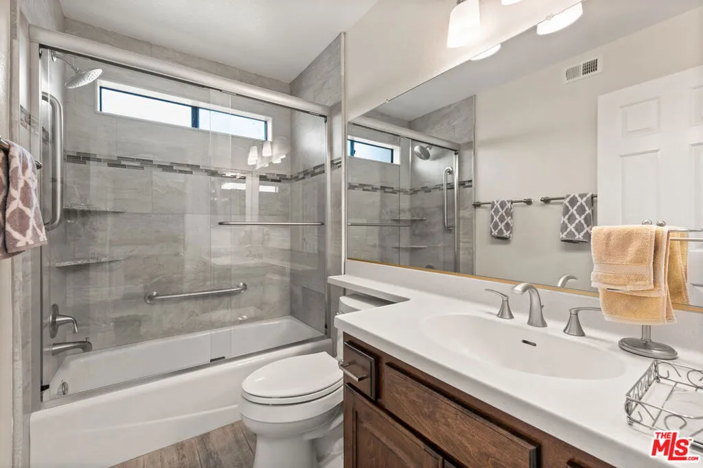 Upland, California 91784, United States, 3 Bedrooms Bedrooms, ,3 BathroomsBathrooms,Residential,Pending,54723