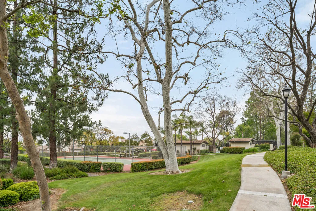 Upland, California 91784, United States, 3 Bedrooms Bedrooms, ,3 BathroomsBathrooms,Residential,Pending,54723