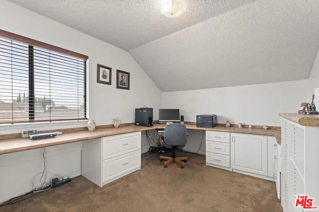 Upland, California 91784, United States, 3 Bedrooms Bedrooms, ,3 BathroomsBathrooms,Residential,Pending,54723