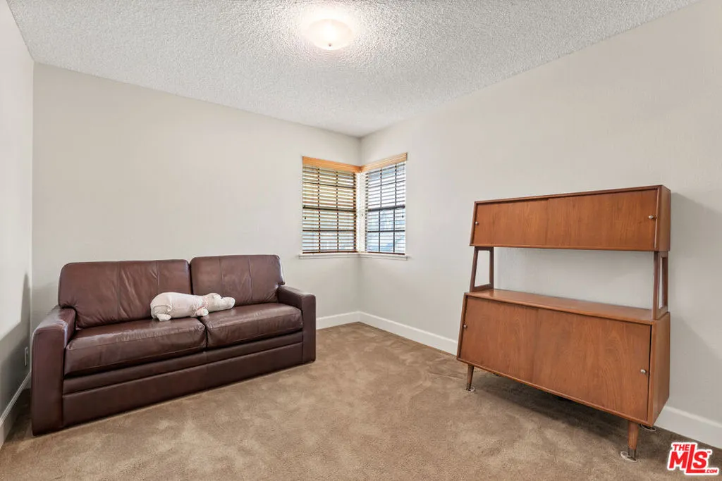 Upland, California 91784, United States, 3 Bedrooms Bedrooms, ,3 BathroomsBathrooms,Residential,Pending,54723