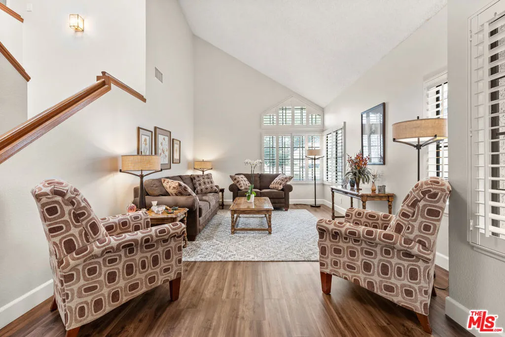 Upland, California 91784, United States, 3 Bedrooms Bedrooms, ,3 BathroomsBathrooms,Residential,Pending,54723