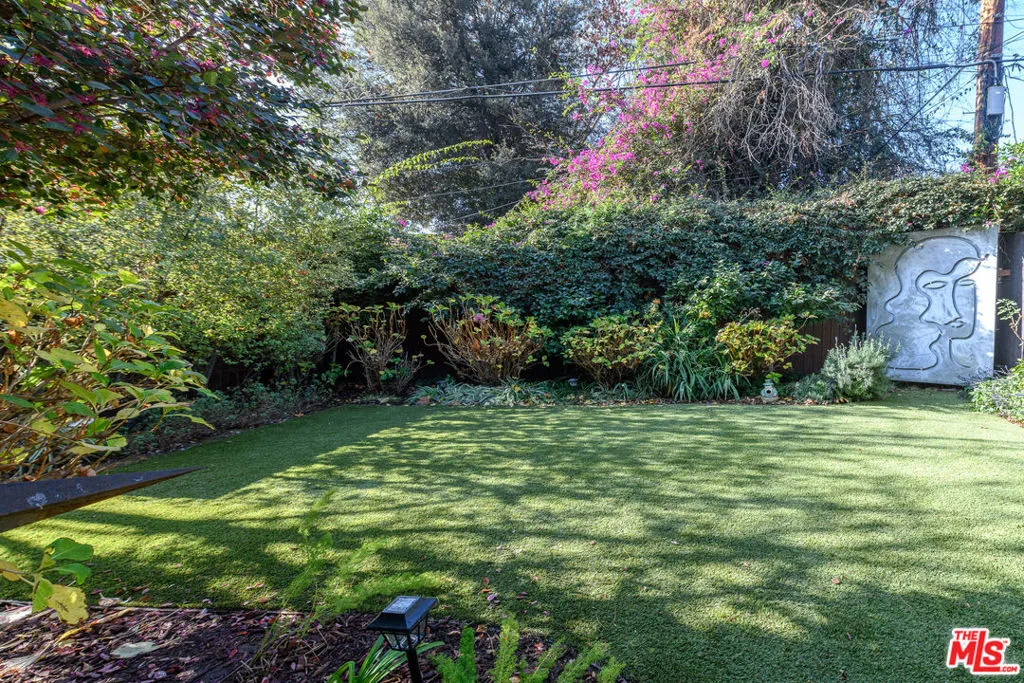 Studio City, California 91602, United States, 3 Bedrooms Bedrooms, ,2 BathroomsBathrooms,Residential,Pending,15848