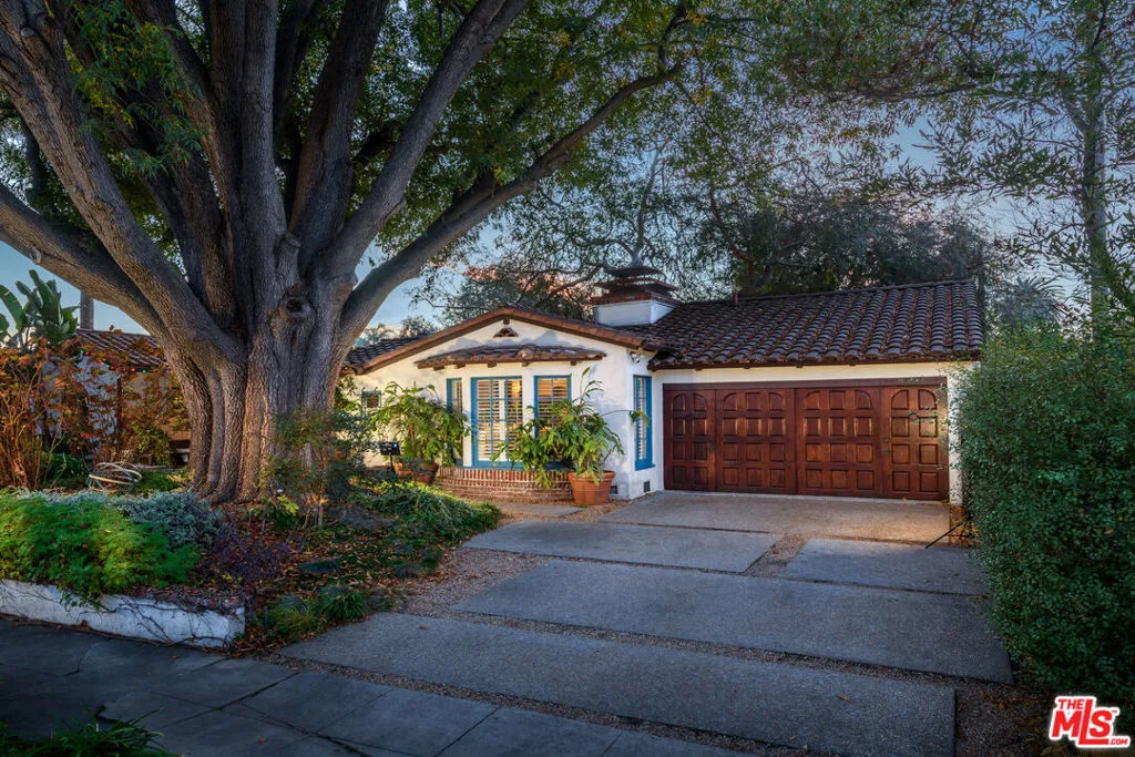 Studio City, California 91602, United States, 3 Bedrooms Bedrooms, ,2 BathroomsBathrooms,Residential,Pending,15848