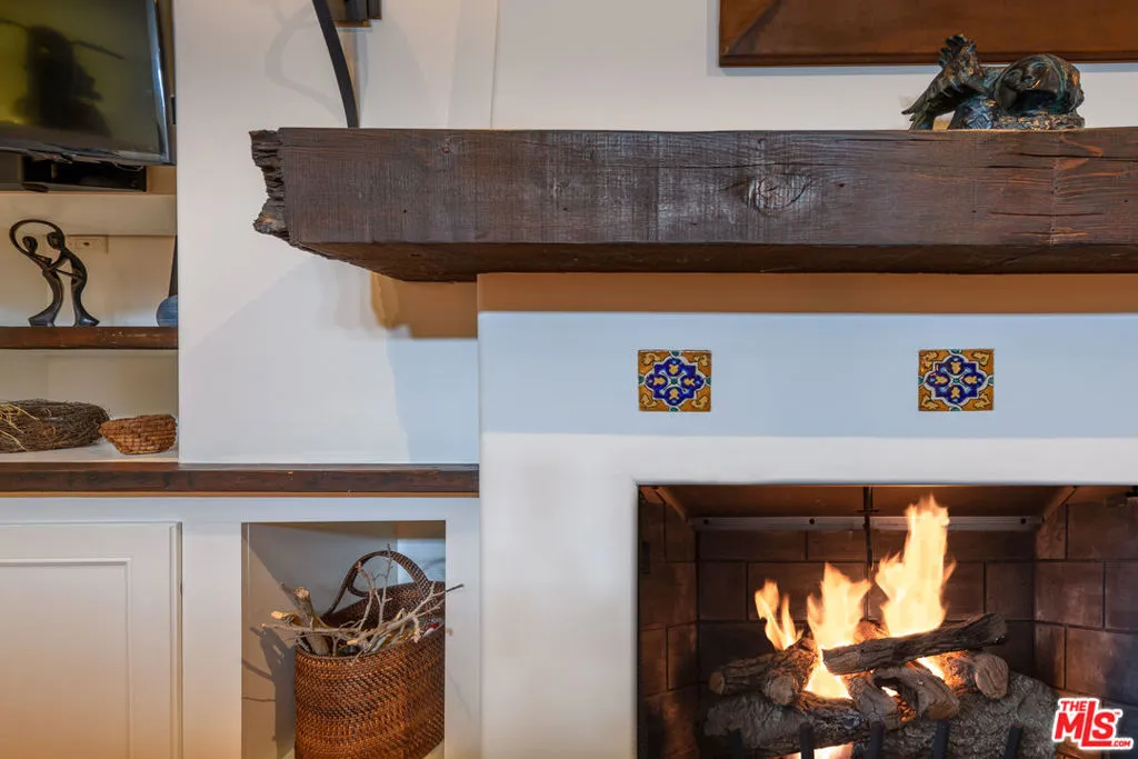 Studio City, California 91602, United States, 3 Bedrooms Bedrooms, ,2 BathroomsBathrooms,Residential,Pending,15848