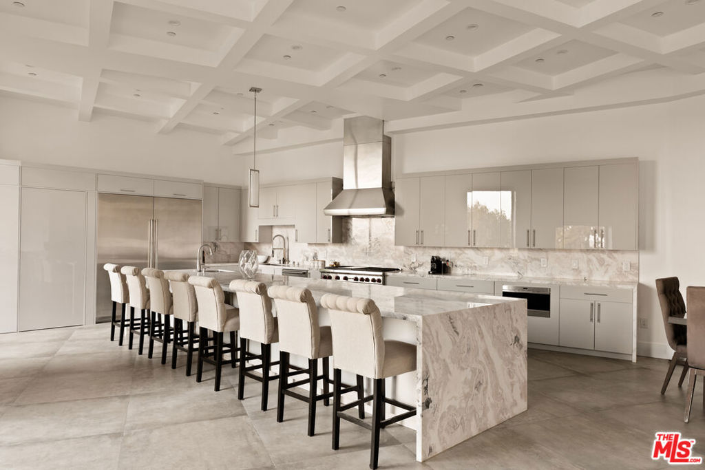 Properties 4 6181 Temple Hill Drive