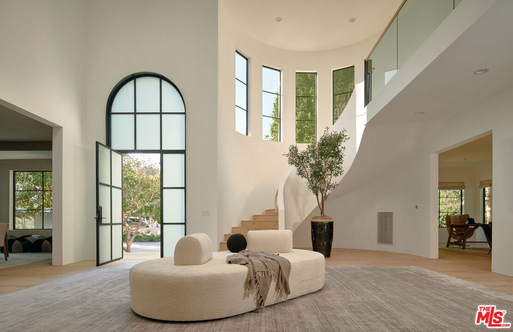Properties 3 3858 Hayvenhurst Drive