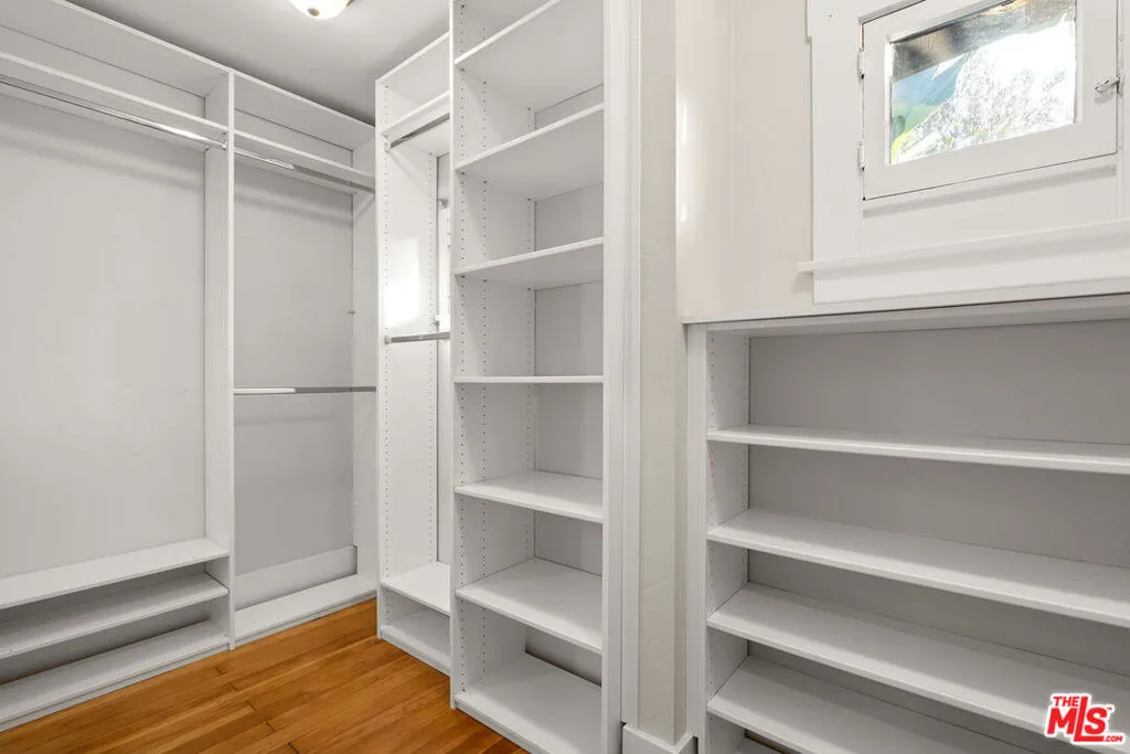 Los Angeles, California 90029, United States, 2 Bedrooms Bedrooms, ,2 BathroomsBathrooms,Residential,Pending,15878